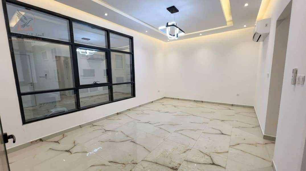 2 Enhancing_real_estate_listing_ph…_202608201033_4. jpeg