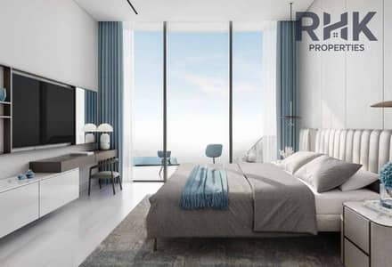 Studio zum zum Verkauf in City of Arabia, Dubai - Luxury apartment living room with floor-to-ceiling Dubai skyline and lagoon views