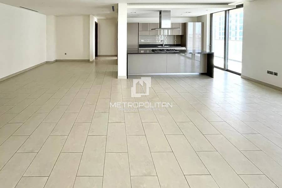 Biggest Layout | Open Plan | Full Park View Biggest Layout | Open Plan | Full Park View