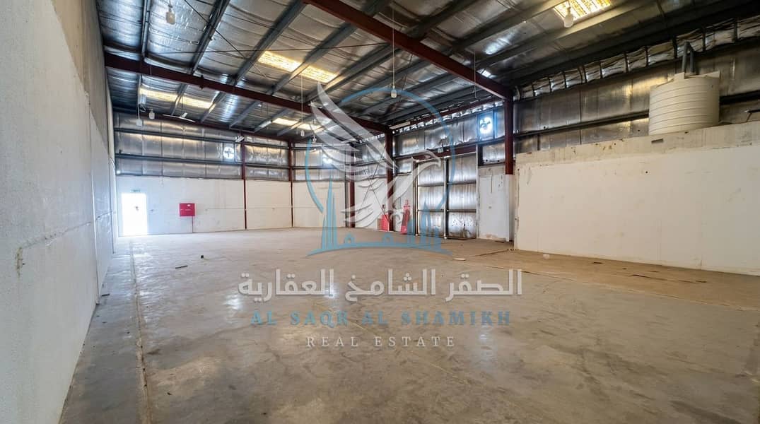 4 مستودع للإيجار في الصناعية 18  3000 قدم مربع  160,000 درهم سنوياً 2. jpeg