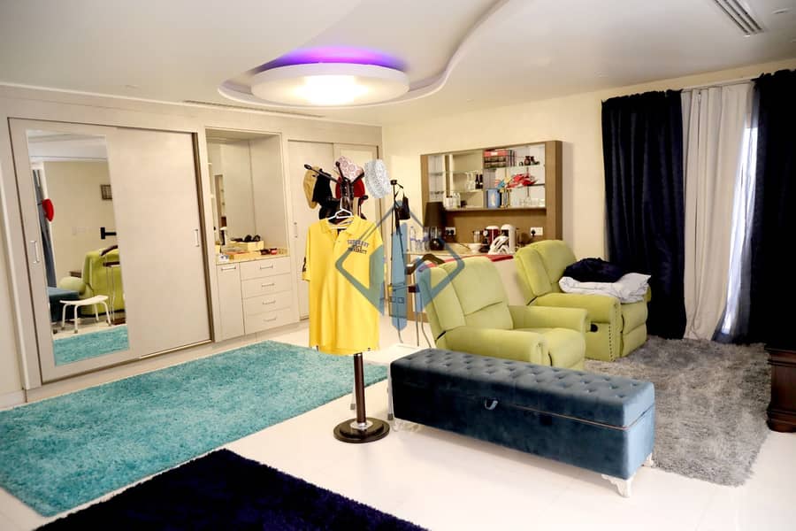 11 11_Upper_Floor_-_Dressing_Lounge. jpeg