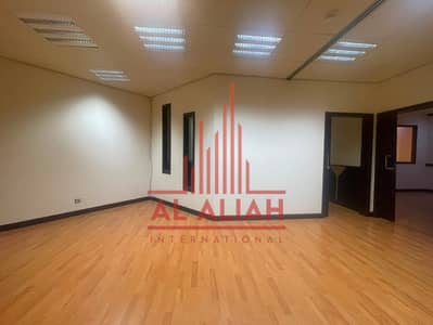Office zum zur Miete in Hamdan Street, Abu Dhabi - WhatsApp Image 2026-08-24 at 09.43. 06. jpeg