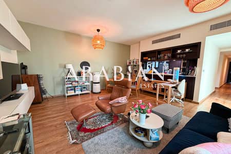 2 Bedroom Flat for Sale in The Views, Dubai - Vacant on Transfer | Upgraded | Courtyard View 2 Bedroom Flat for Sale in The Views, Dubai - Vacant on Transfer | Upgraded | Courtyard View