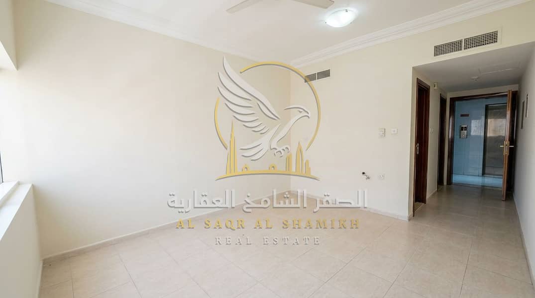 4 studio-for-rent-al-musalla-sharjah-spacious-central-ac-05. jpeg