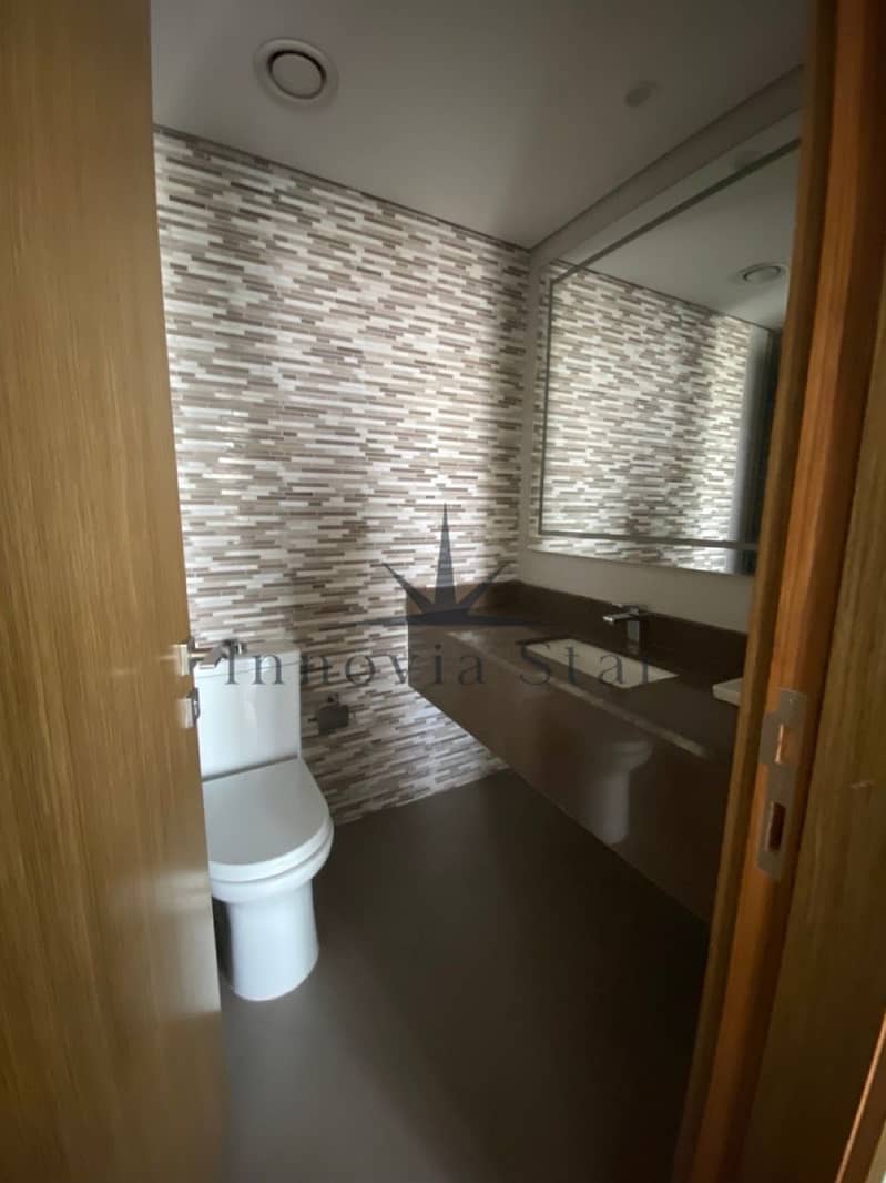 5 IMG_2137 Large. jpeg