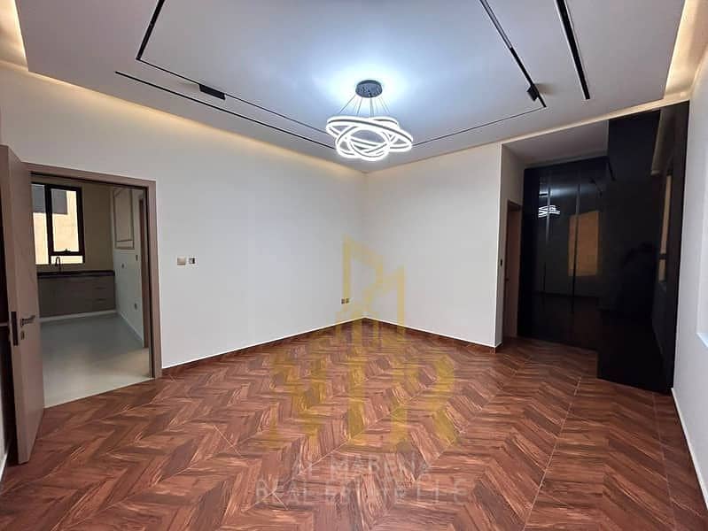 38 861836497-800x600. jpeg
