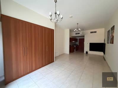 Studio zum zur Miete in Dubai Land Residence Complex (DLRC), Dubai - Wohnung in Dubai Land Residence Complex (DLRC)，Skycourts Towers，Skycourts Tower F, 37000 AED - 16241581