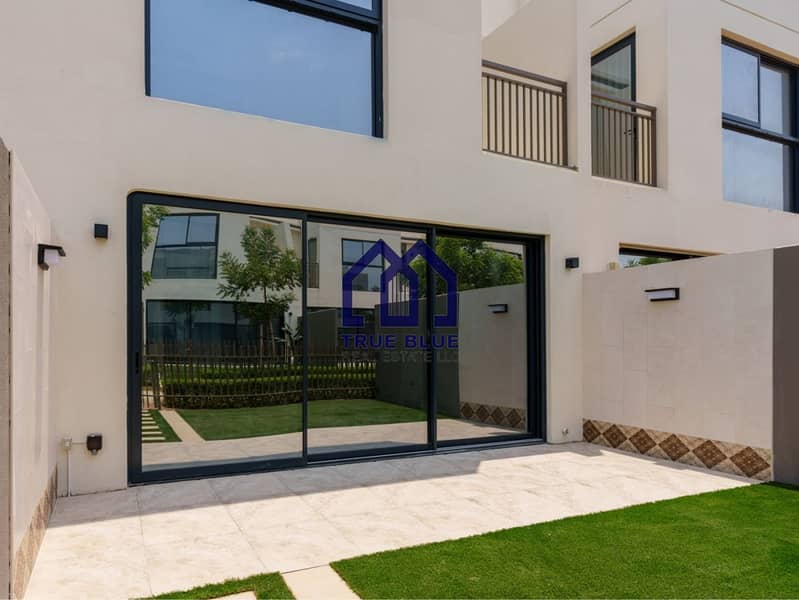 Close to Beach | Single Row | Vacant Close to Beach | Single Row | Vacant