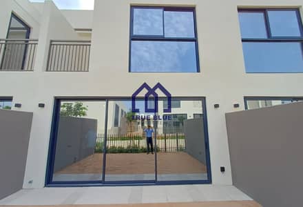 2 habitaciones Townhouse para en Alquiler en Al Hamra Village, Ras Al Khaimah - Casa adosada en Al Hamra Village,Falcon Island, 2 dormitorios, 84999 AED - 16294427 2 habitaciones Townhouse para en Alquiler en Al Hamra Village, Ras Al Khaimah - Casa adosada en Al Hamra Village,Falcon Island, 2 dormitorios, 84999 AED - 16294427