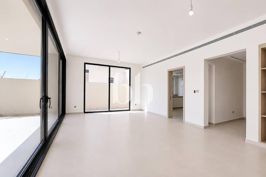 3 images image img