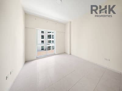 2 Camere Appartamento in affitto a Dubai Marina, Dubai - Bright bedroom with balcony access in Dubai Marina apartment for sale