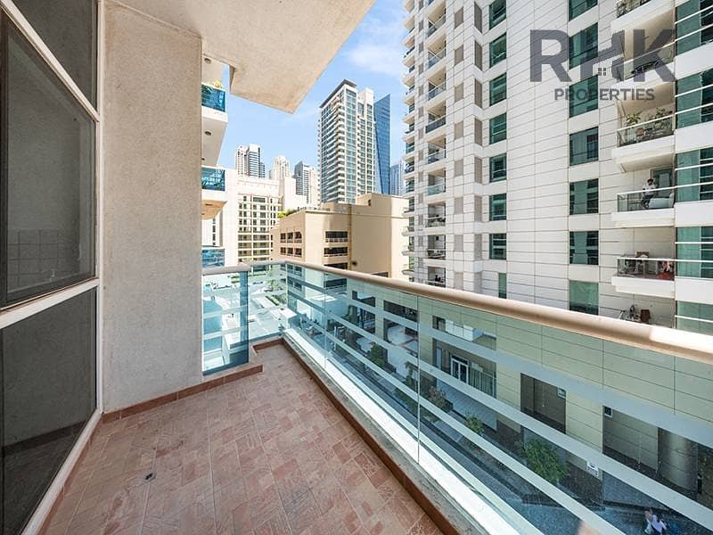11 Balcony with Dubai Marina community and tower views