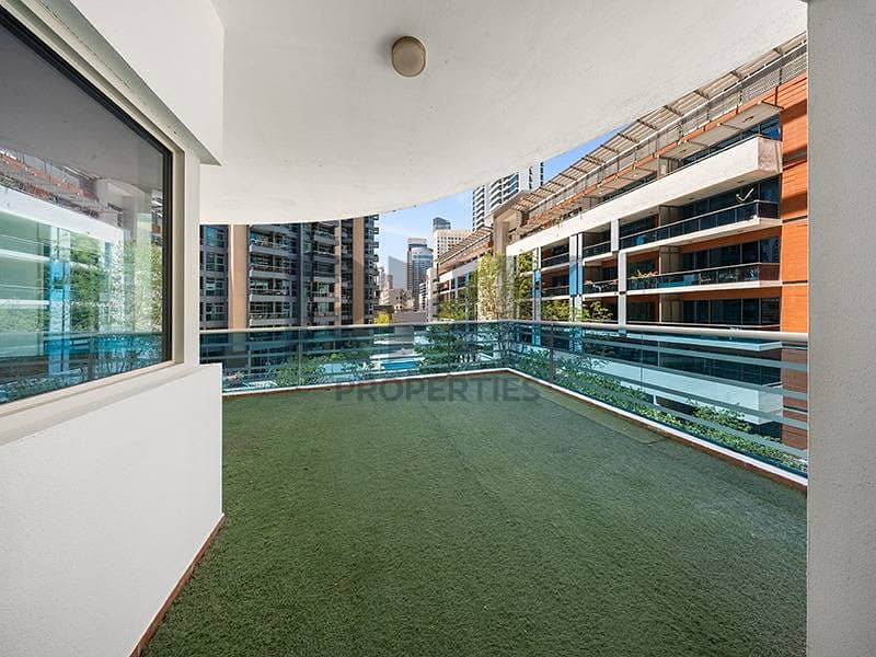6 Large private terrace with community and pool view in Dubai Marina apartment