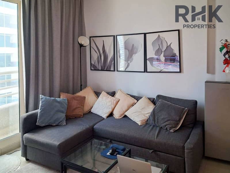 3 Master bedroom with king bed and marina view balcony, Dubai Marina apartment