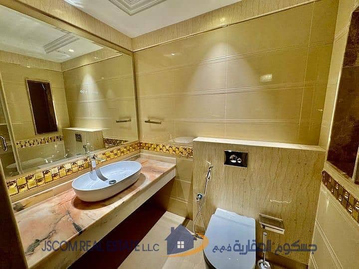 19 TOILET2. jpeg