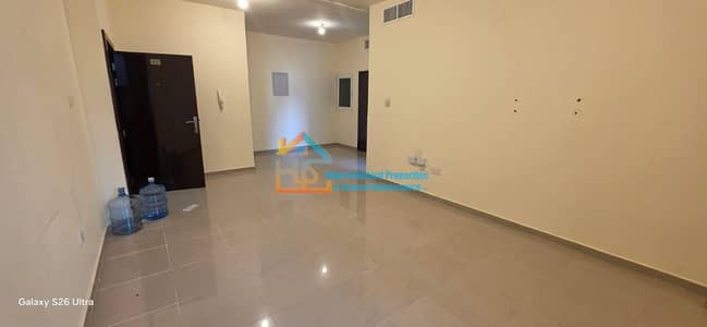 شقة 2 غرفة نوم للايجار في شارع الفلاح، أبوظبي - WhatsApp Image 2026-08-25 at 9.14. 20 PM. jpeg شقة 2 غرفة نوم للايجار في شارع الفلاح، أبوظبي - WhatsApp Image 2026-08-25 at 9.14. 20 PM. jpeg