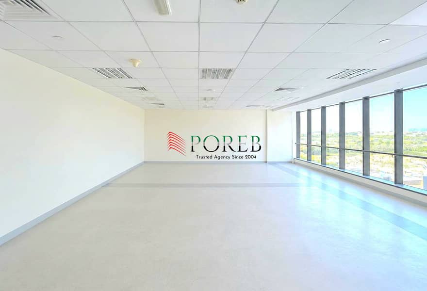 2 Parkings | Open plan & Bright Office | Vacant 2 Parkings | Open plan & Bright Office | Vacant