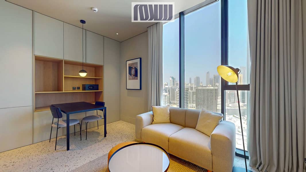 5 UPSIDE-Living-The-Social-Burj-Khalifa-Views-09122023_162407. jpg