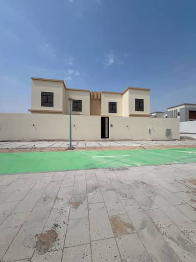 Villa de 8 chambres à à louer à Madinat Al Riyad, Abu Dhabi - Villa à Madinat Al Riyad, 8 chambres, 250000 AED - 16297981