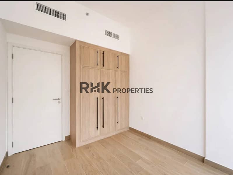 3 Bedroom with built-in wardrobes in Town Square Dubai apartment for rent