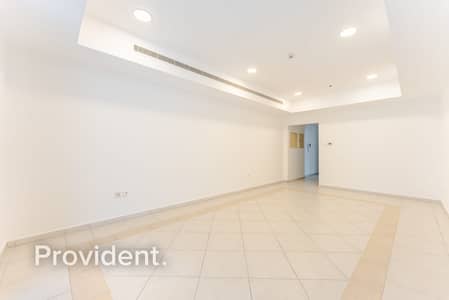 2 Bedroom Apartment for Sale in Dubai Marina, Dubai - Luxury Living | Elegant 2BR | Prime Investment