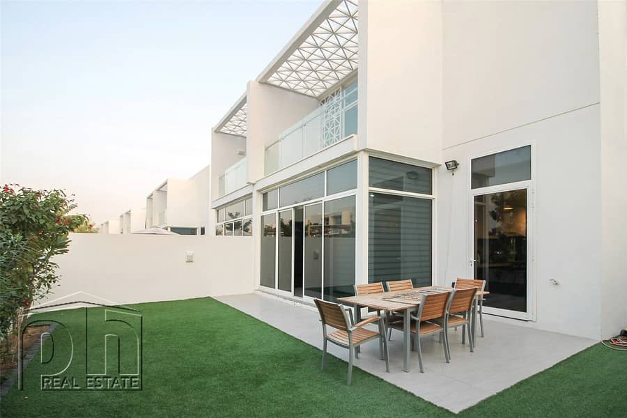Ideal Family Home - Backing Park - Open Living Ideal Family Home - Backing Park - Open Living