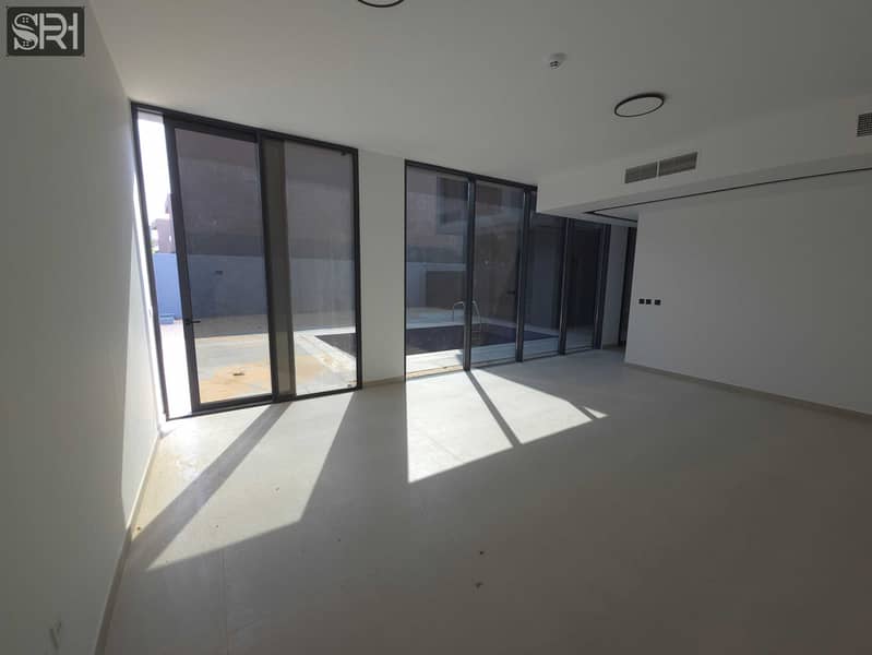 6 4 BR Villa With Pool-11. jpg