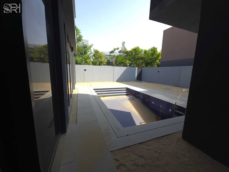 8 4 BR Villa With Pool-13. jpg