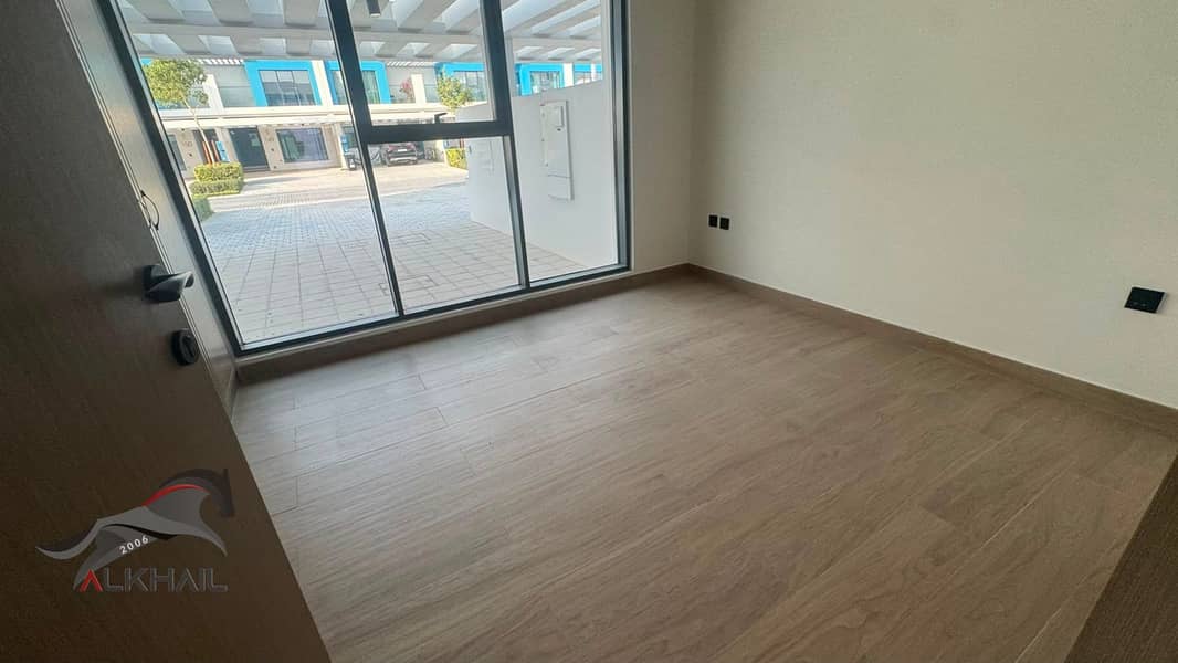 18 WhatsApp Image 2026-08-26 at 1.14. 00 PM (2). jpeg