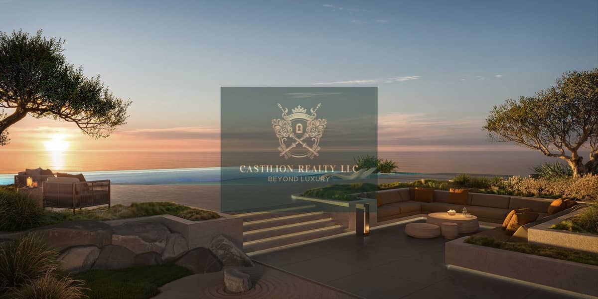 21 Spa & Social Deck. jpg
