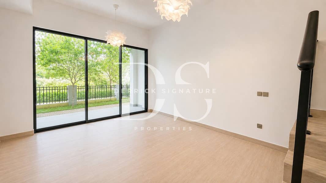 5 Living Room E. jpg