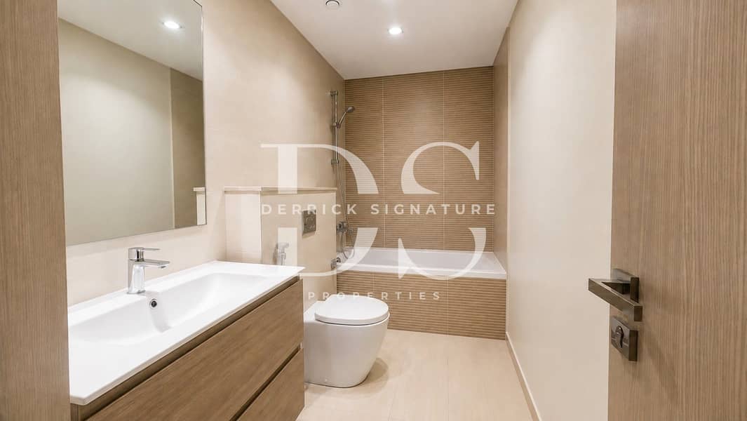 10 Common Bathroom E. jpg