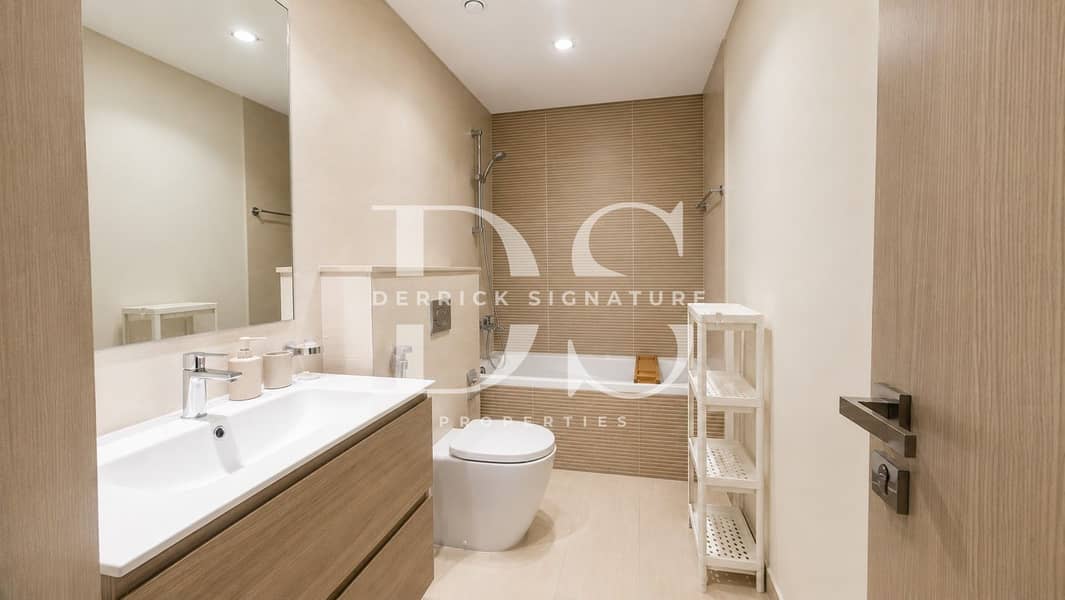 11 Common Bathroom. jpg