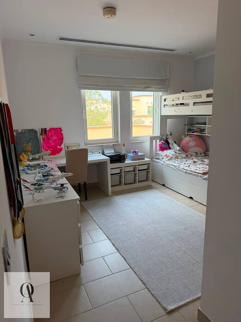 6 Bed 3. jpg