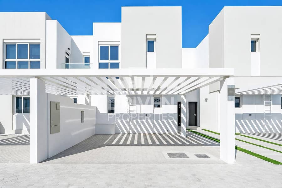 Large Layout Near Pool | Prime Location Large Layout Near Pool | Prime Location