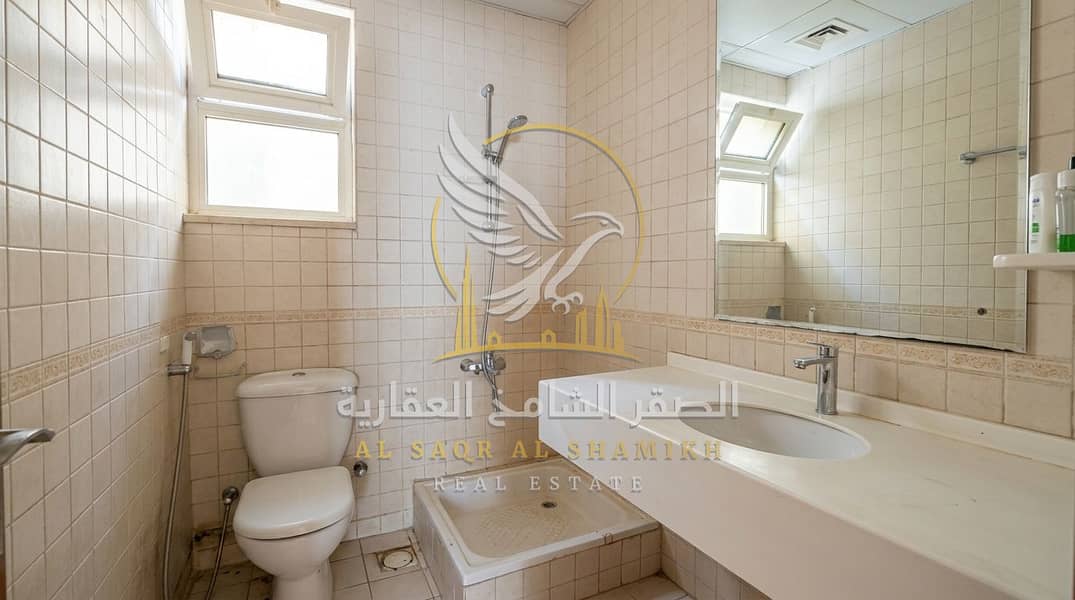 9 اجمل غرفه وصاله باطلاله بانوراما و ببلكونه قريبه جدا للكورنيش 9. jpeg