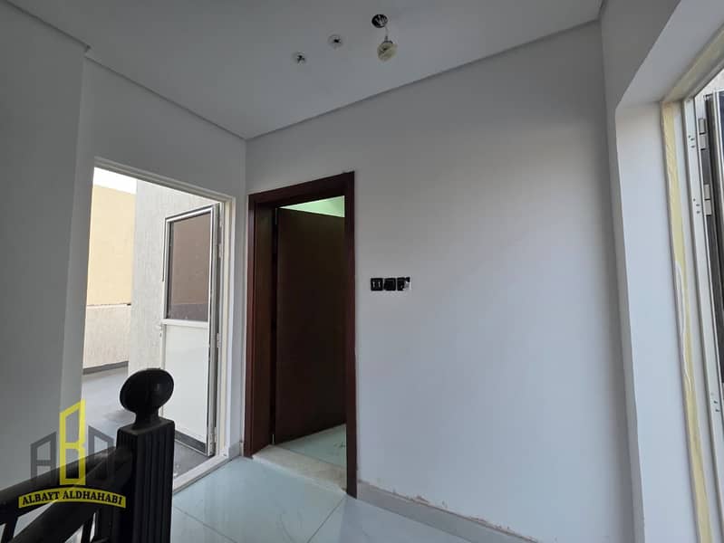 6 08eb18ea-7ca9-482e-baef-ea60bcb2bece. jpg