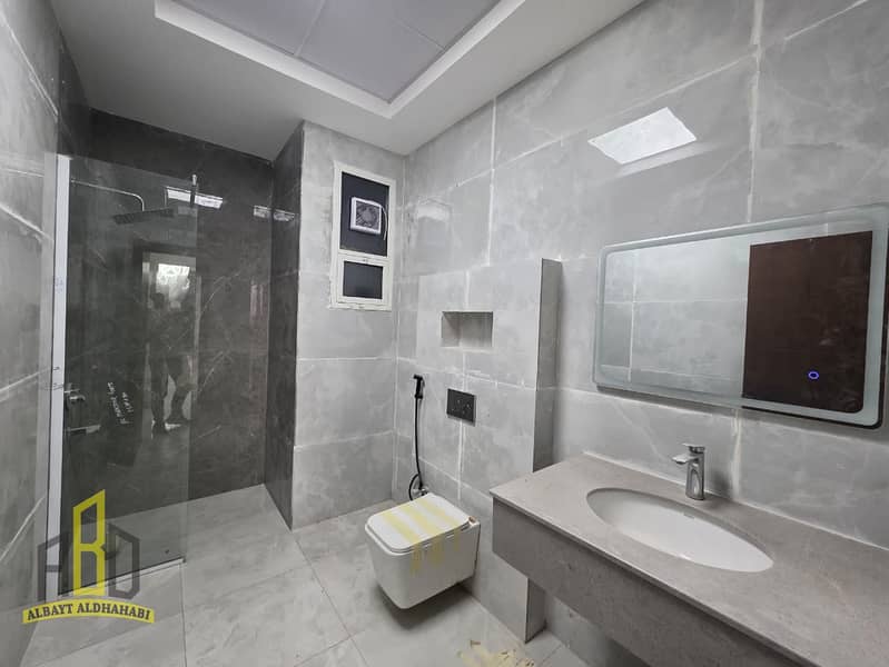10 52edde57-32eb-45c6-b0a7-5ad7dcbabb66. jpg
