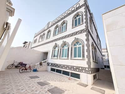 8 Schlafzimmer Villa zum zur Miete in Hoshi, Sharjah - 28395. jpg 8 Schlafzimmer Villa zum zur Miete in Hoshi, Sharjah - 28395. jpg