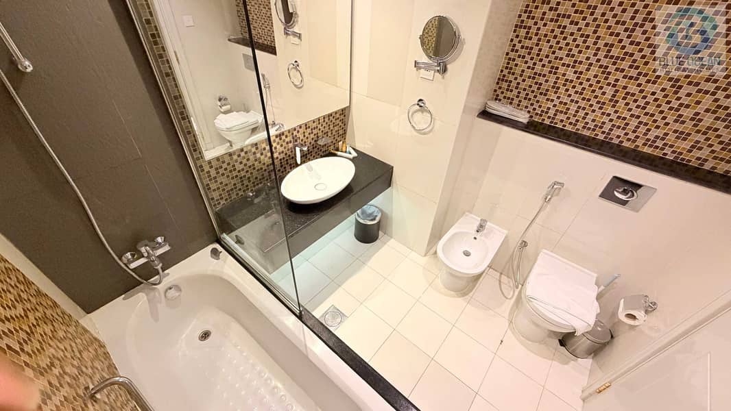 7 BATH. jpeg