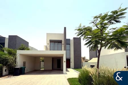 3 Bedroom Villa for Sale in Dubai South, Dubai - Vacant now | Large plot | Premium Villa