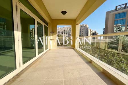 2 Bedroom Apartment for Sale in Palm Jumeirah, Dubai - Priced To Sell | D Type | Exclusive | Mid Floor