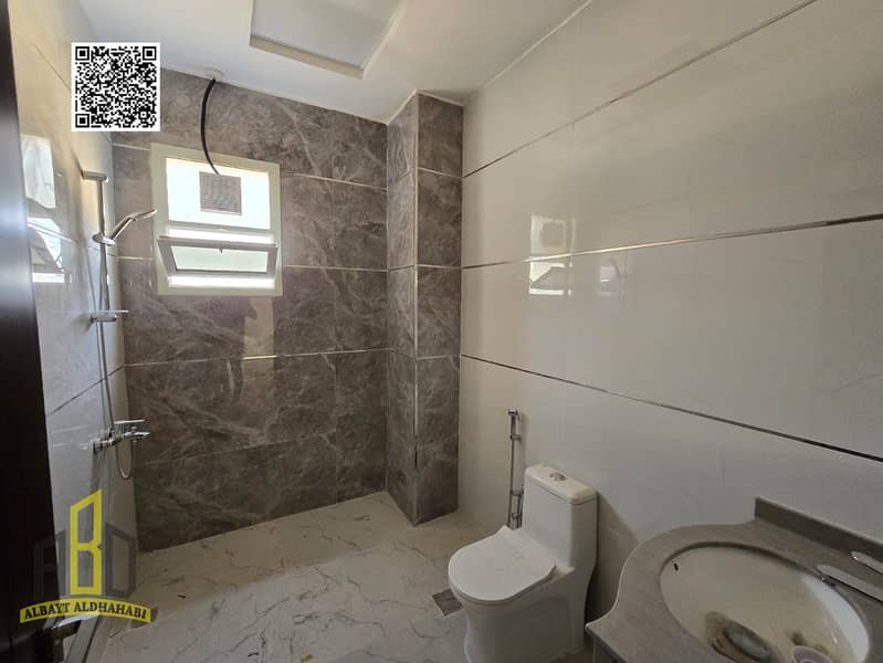 12 ba57d380-6042-4831-afee-f382cecac414. jpg