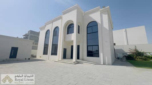 6 Schlafzimmer Villa zum zur Miete in Nad Al Sheba, Dubai - WhatsApp Image 2026-05-11 at 11.41. 09 (2). jpeg 6 Schlafzimmer Villa zum zur Miete in Nad Al Sheba, Dubai - WhatsApp Image 2026-05-11 at 11.41. 09 (2). jpeg