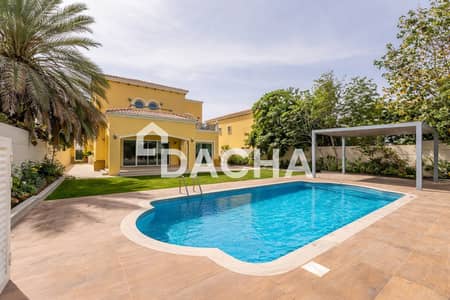5 Bedroom Villa for Rent in Jumeirah Park, Dubai - Fully Upgraded | Vacant | 4 BR Converted to 5