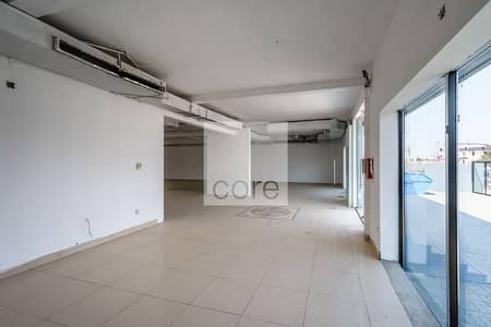 Prime Location | Available | Retail Space Prime Location | Available | Retail Space