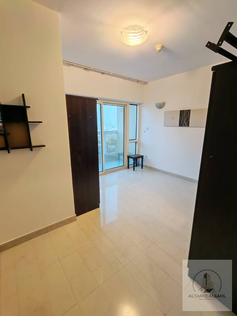 2 JLT 610 (9). jpeg