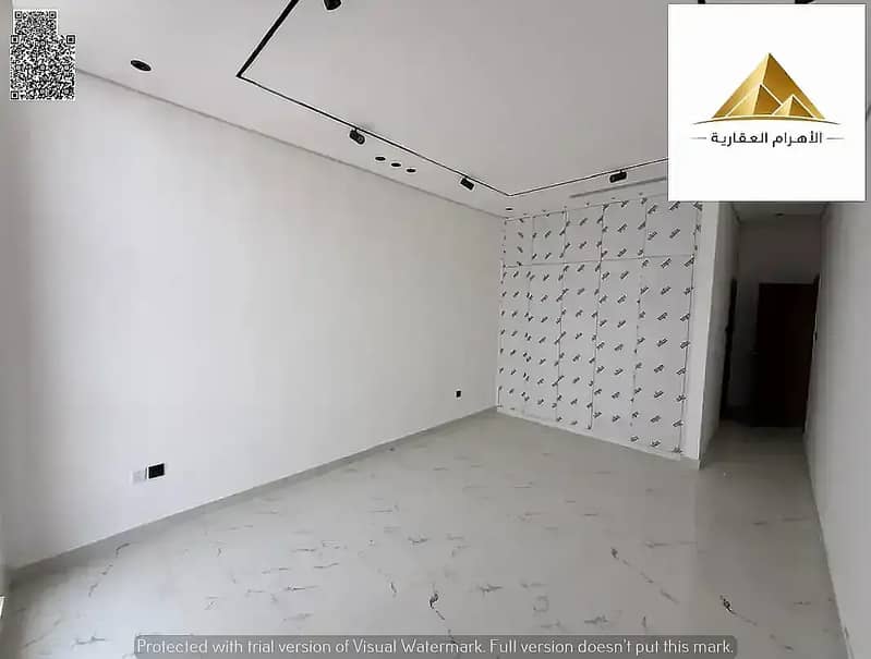 14 862316044-1066x800. webp