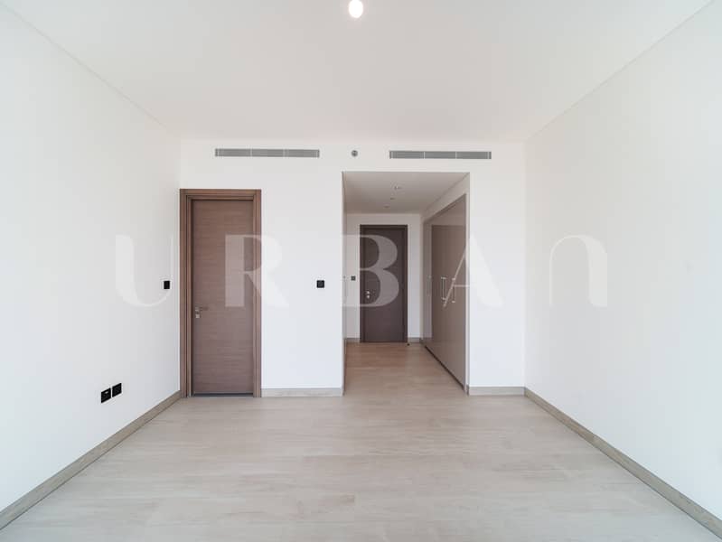 19 ADU00165. JPG