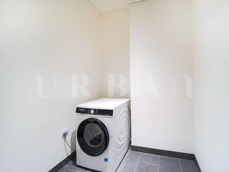 21 ADU00105. JPG